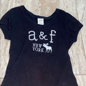 V-neck a&f shirt